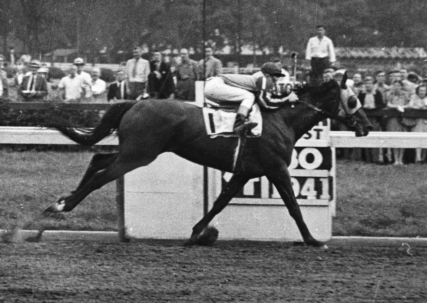 Devil Diver (Jack Skelly up) wins the 1941 Hopeful at Saratoga Race Course (International News Photos/Museum Collection)