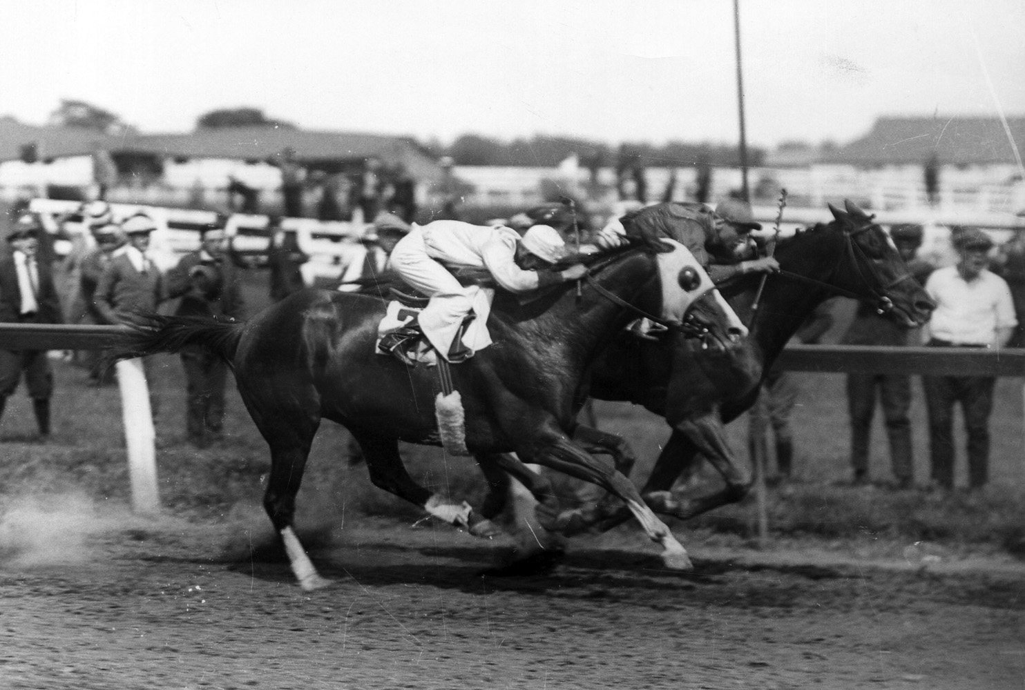Exterminator (Albert Johnson up) defeating fellow Hall of Famer Grey Lag in the 1922 Brooklyn Handicap at Aqueduct (Museum Collection)