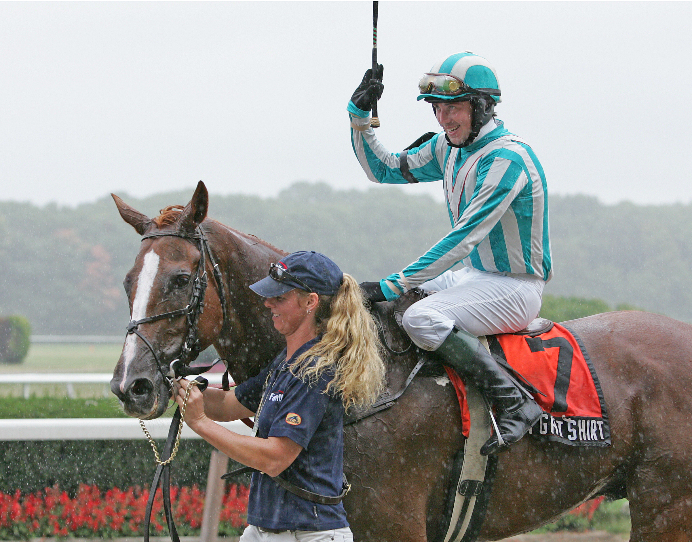Good Night Shirt and Willy Dowling after winning the 2007 Lonesome Glory (Tod Marks)
