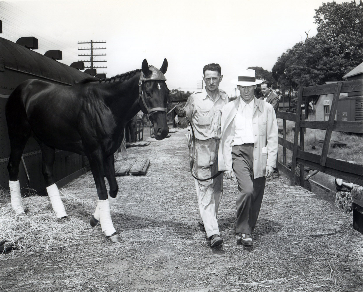Noor arriving in Saratoga in 1950 with trainer Burley Parke (Keeneland Library Morgan Collection/Museum Collection)