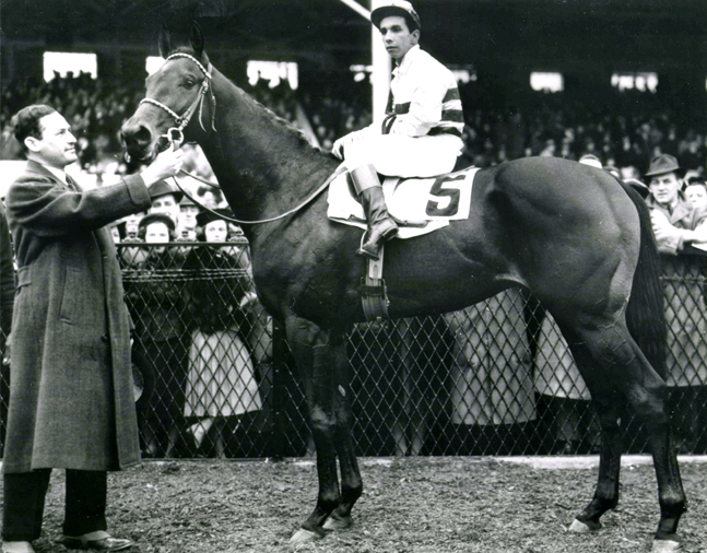Bimelech in the winner's circle for the 1939 Pimlico Futurity (The BloodHorse/Museum Collection)