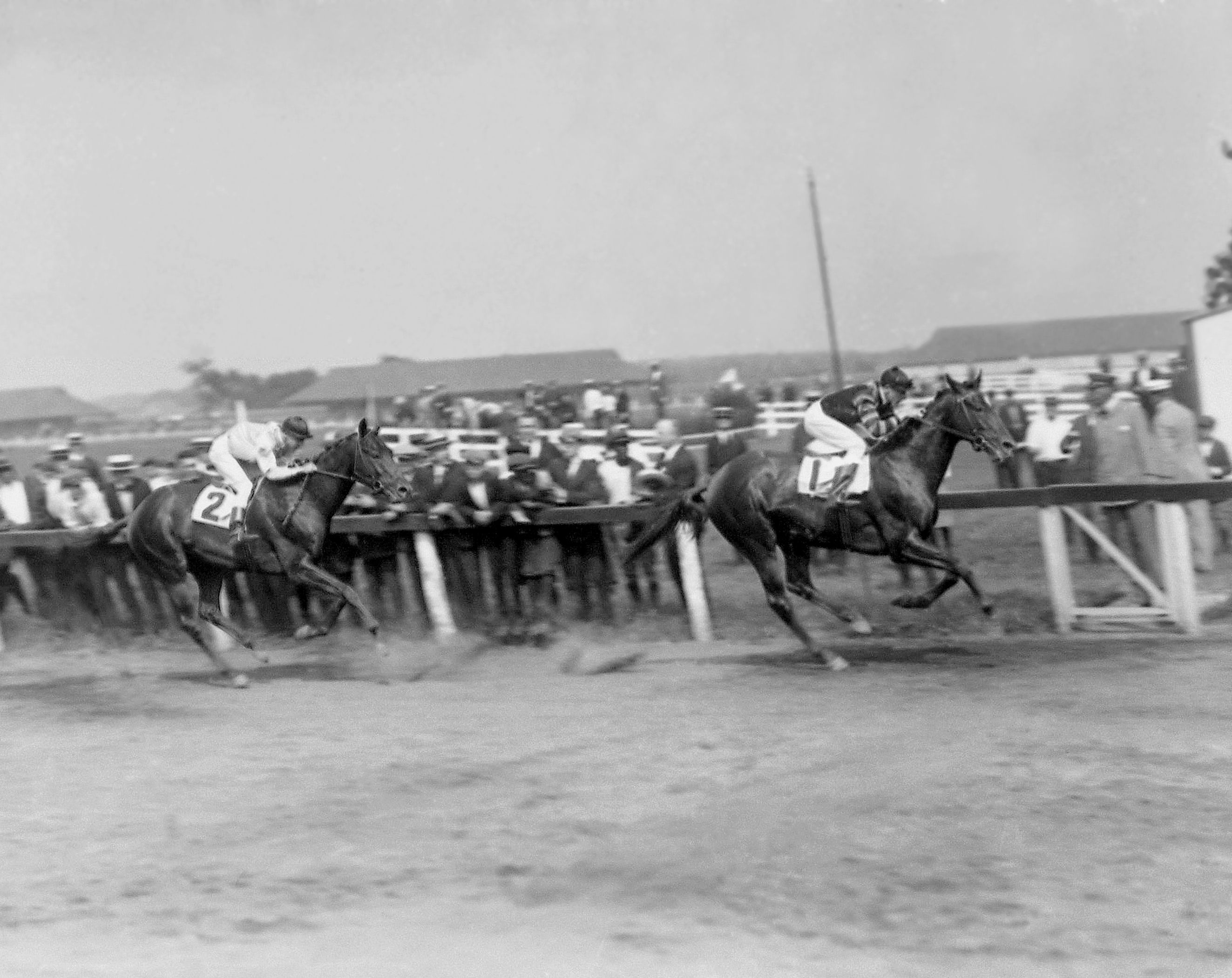 Man o' War (Clarence Kummer up) winning the 1920 Dwyer Stakes (Keeneland Library Cook Collection)