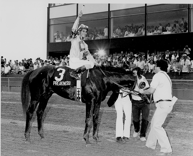 Alex Solis aboard Snow Chief after winning the 1986 Preakness at Pimlico (Jim McCue)
