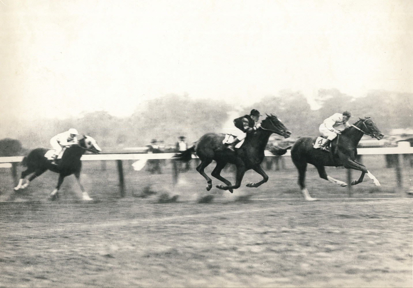 Willie Knapp and Upset defeating John Loftus and Man o' War in the 1919 Sanford Memorial at Saratoga (C. C. Cook/Museum Collection)