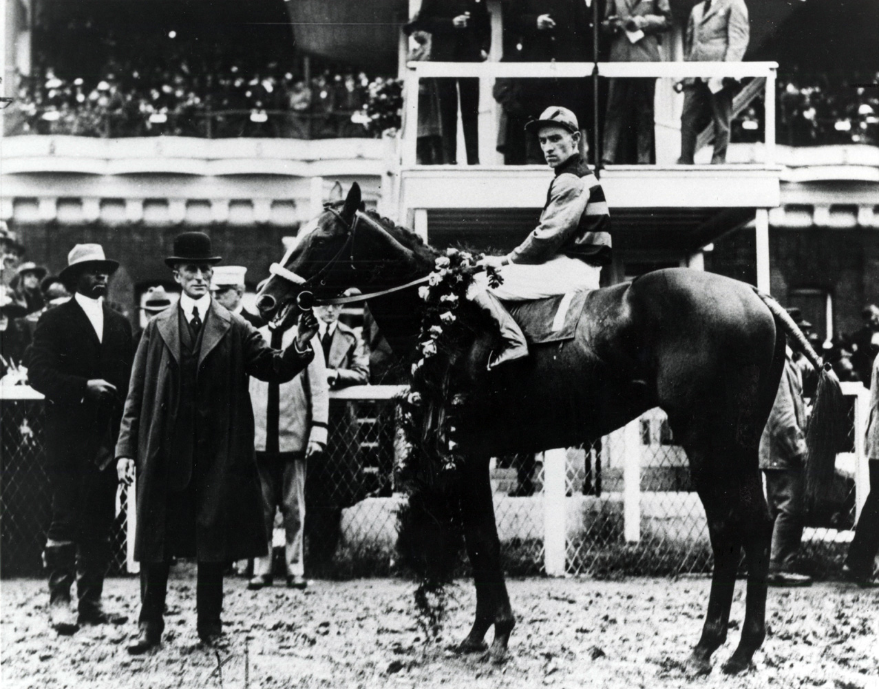 John Loftus and Sir Barton in the winner's circle for the 1919 Kentucky Derby (Churchill Downs Inc./Kinetic Corp. /Museum Collection)