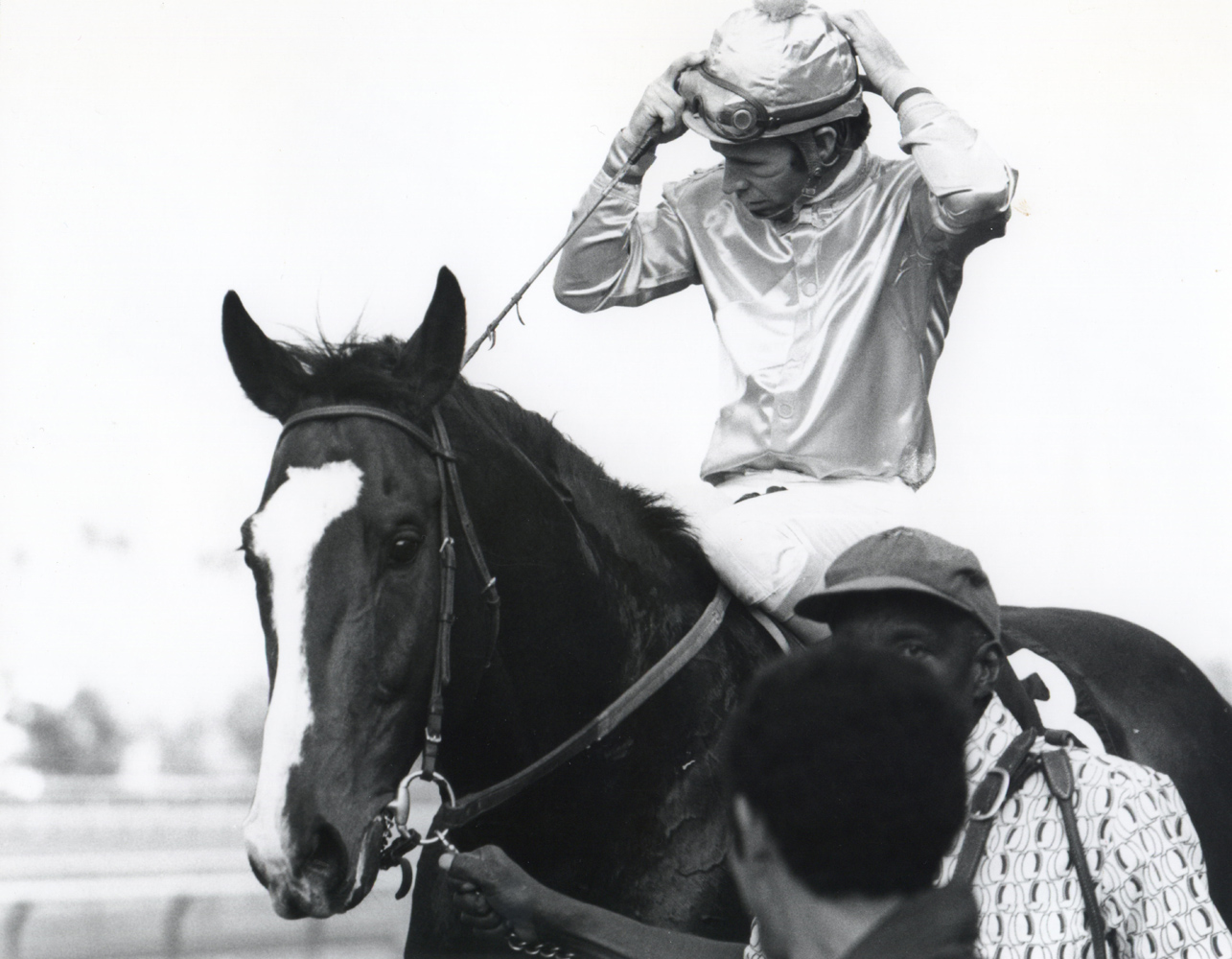Don Pierce and Kennedy Road after winning the 1973 San Antonio Handicap (Bill Mochon/Museum Collection)