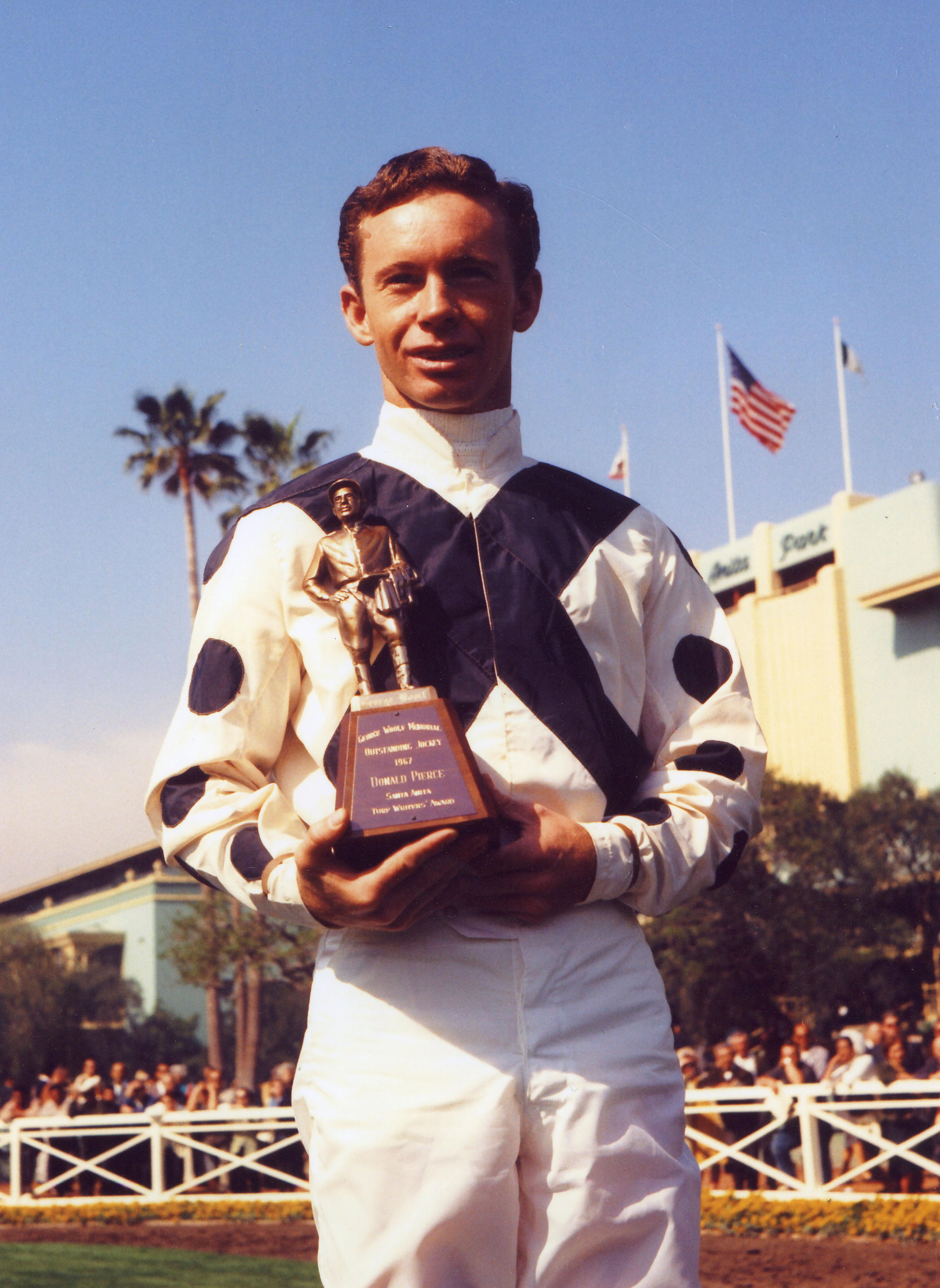 Don Pierce receives the George Woolf Memorial Award at Santa Anita, March 1967 (Bill Mochon/Museum Collection)