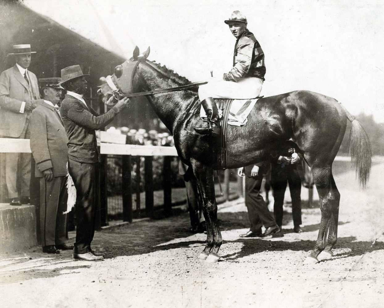 Earl Sande and Sir Barton in the winner's circle at Saratoga (Museum Collection)