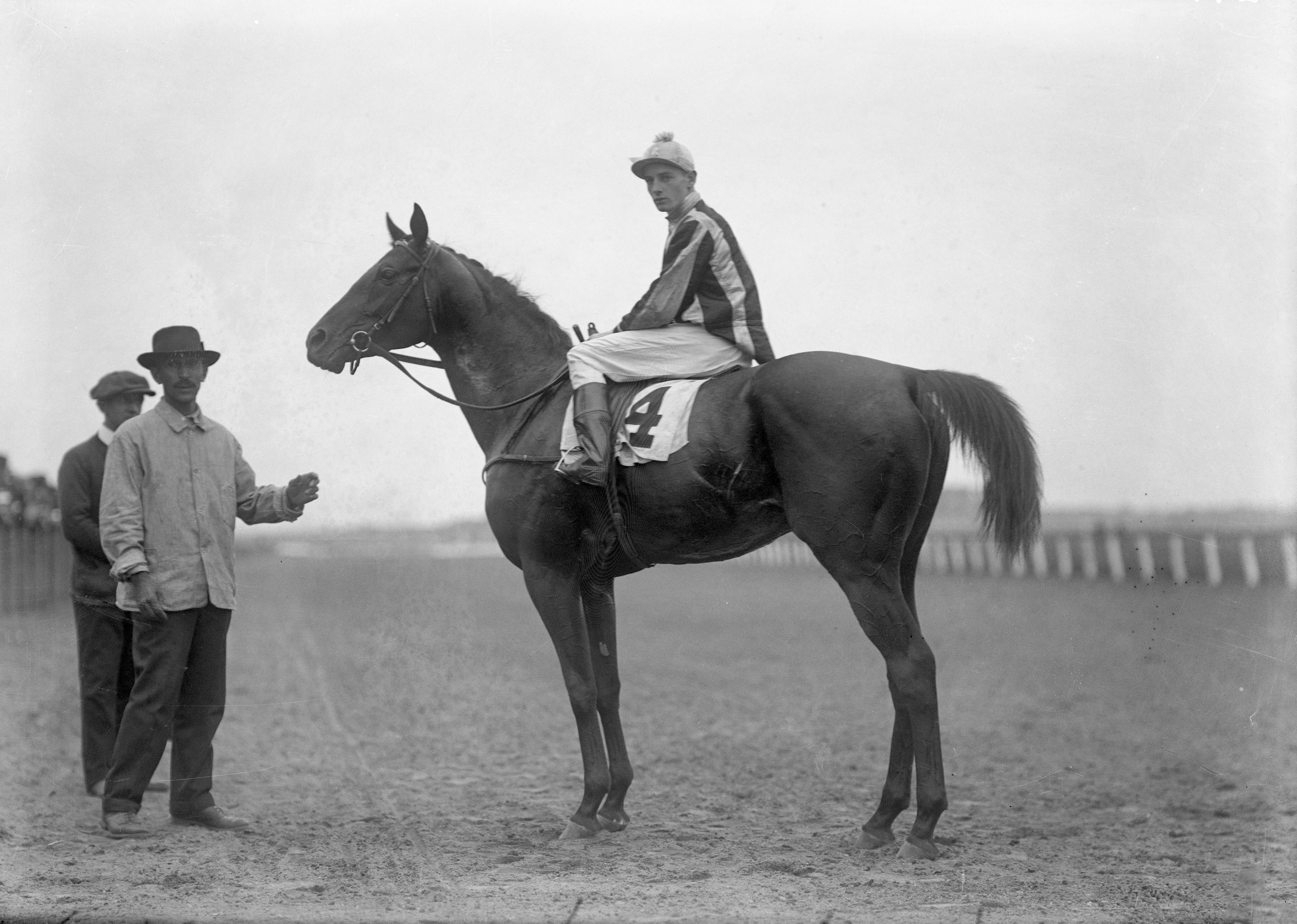 Clarence Kummer aboard War Cloud (Keeneland Library Cook Collection)