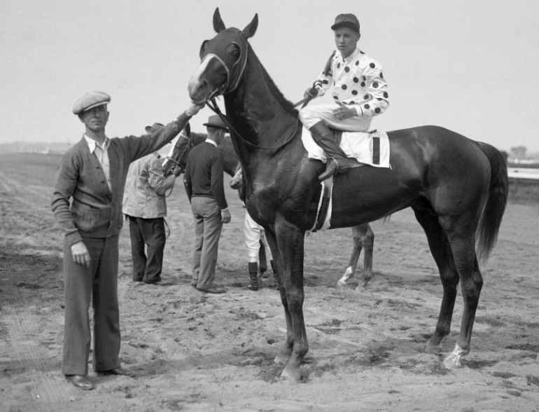 Wayne Wright aboard Late City at Belmont in 1943 (Mike Sirico)