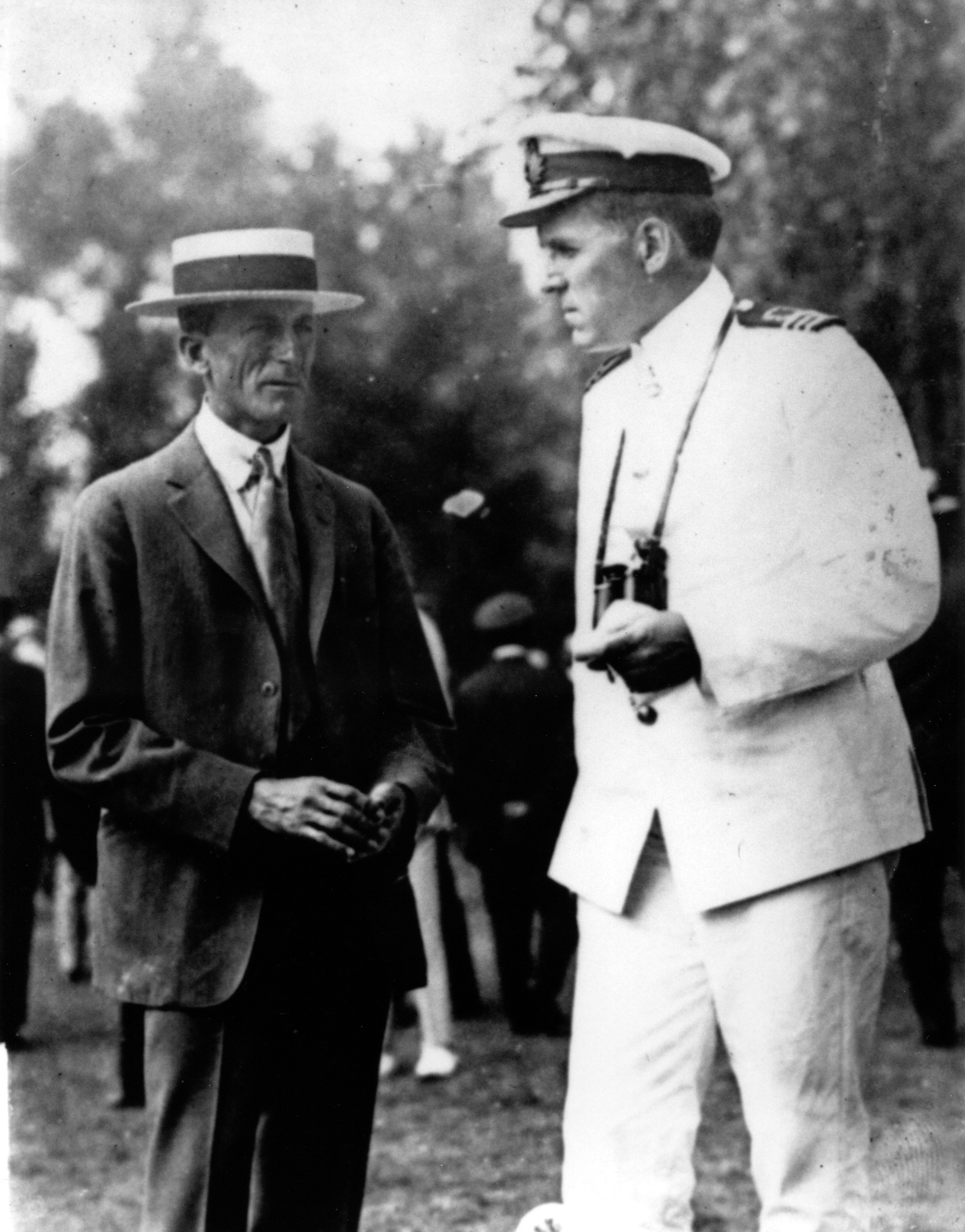 Trainer H. Guy Bedwell with Commander J.K.L. Ross (Keeneland Library Cook Collection/Museum Collection)