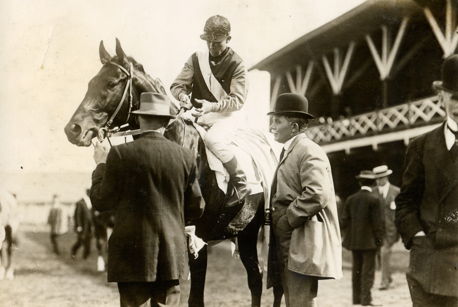 Trainer Sam Hildreth with his horse Fitz Herbert (Eddie Dugan up) at Gravesend in 1908 (Museum Collection)