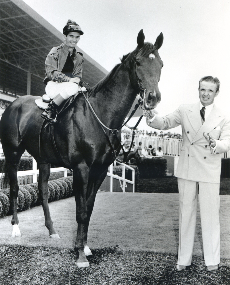 Mesh Tenney, Swaps and Bill Shoemaker at Hollywood Park in 1955 (Bill Mochon/Museum Collection)